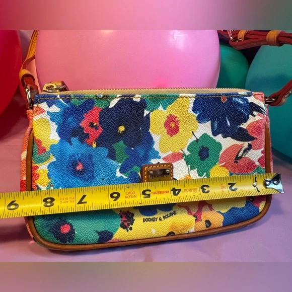 Dooney & Bourke Crossbody -Somerset Watercolors Floral- DISCONTINUED-Pristine! - Picture 3 of 9